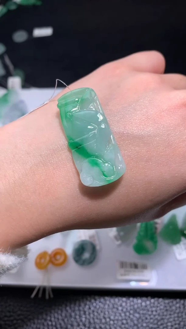 【闪购商品】定制翡翠未镶嵌毛货