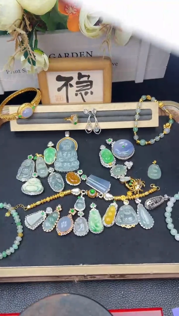 套链18K金镶嵌翡翠勿拍