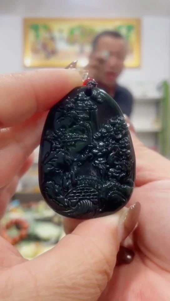 未镶嵌蛇纹石玉挂件