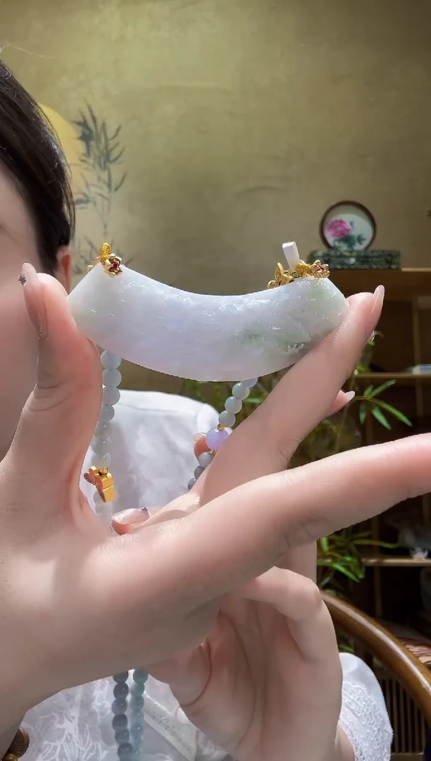 翡翠未镶嵌颈饰吊坠