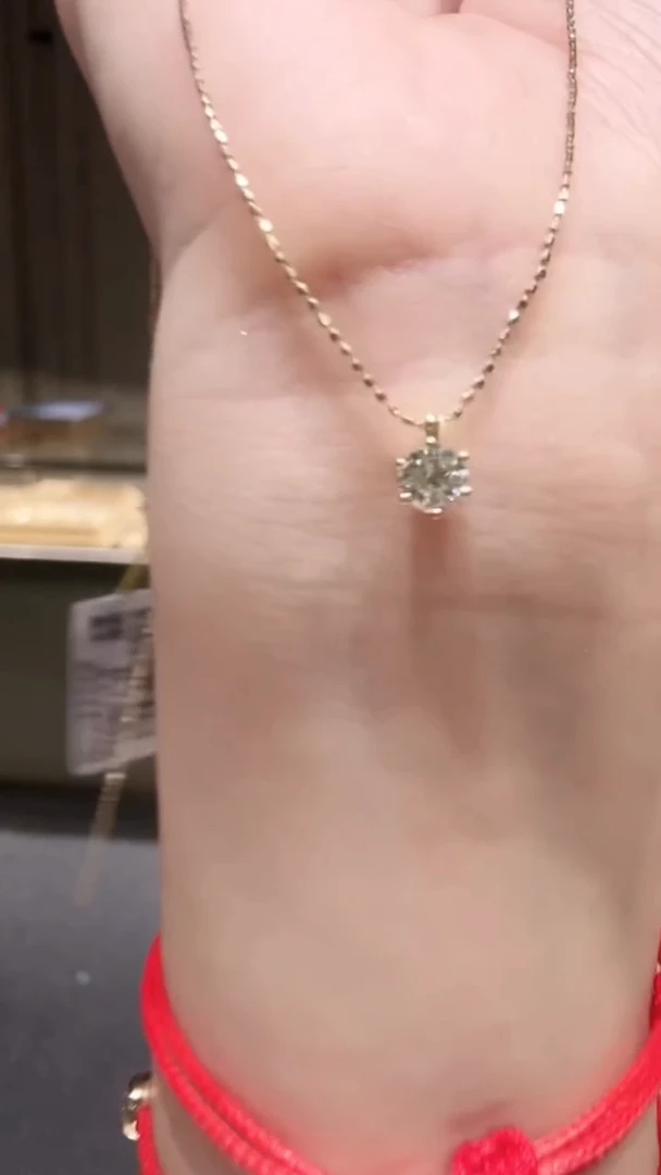 18K金镶嵌项链钻石六爪