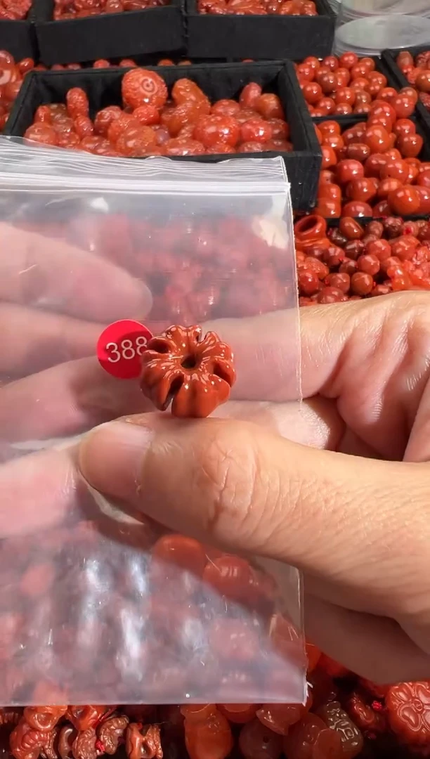 颈饰未镶嵌南红玛瑙1