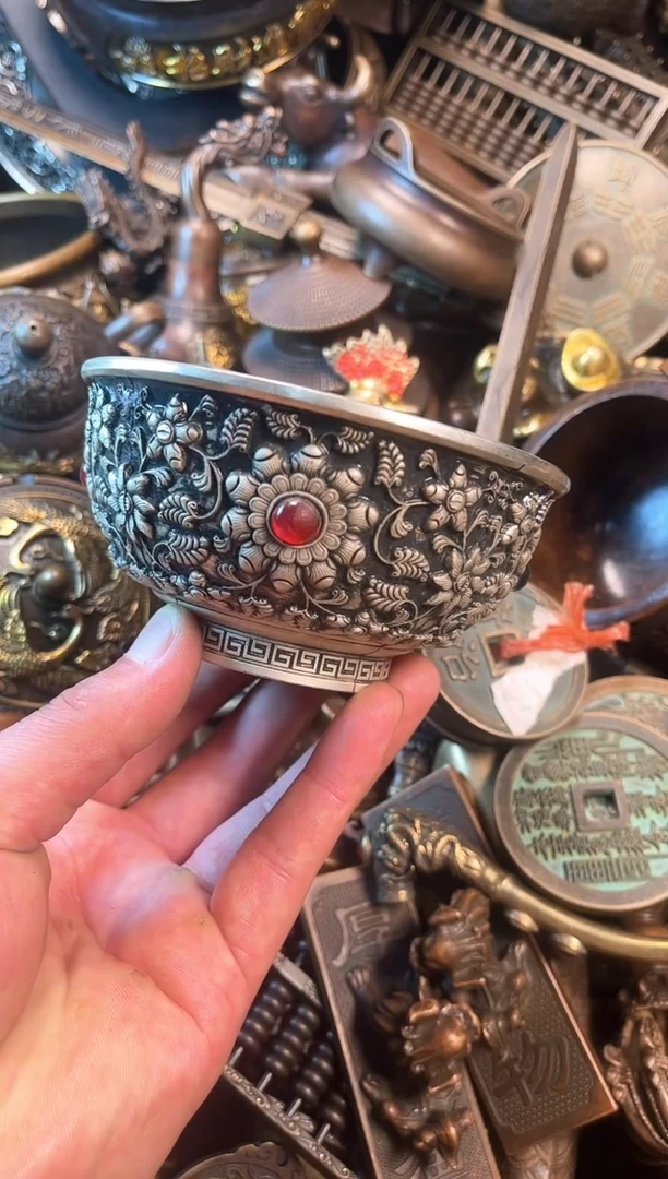 精美铜器点击下单