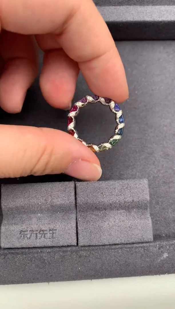 戒指彩色蓝宝石18K金镶嵌2.5ct彩蓝宝 GF 定制