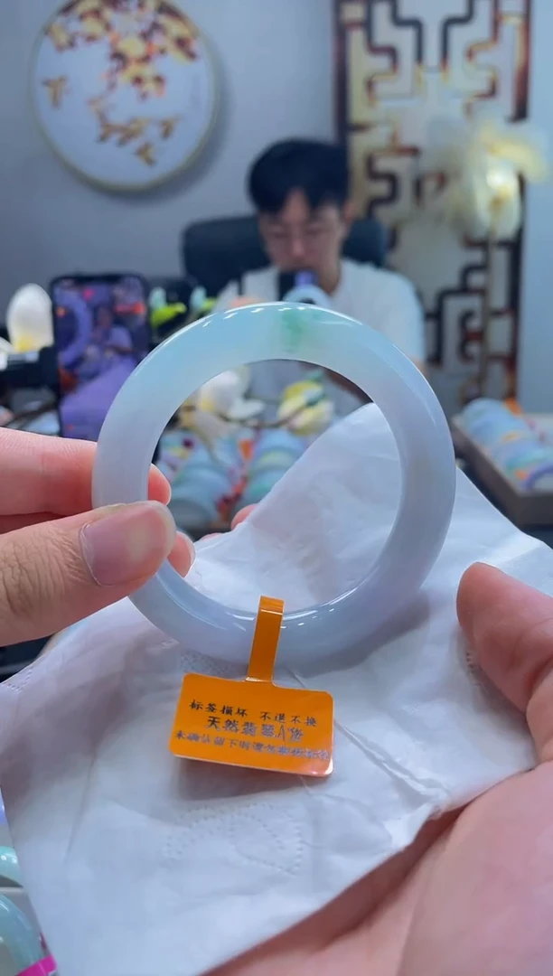 翡翠手镯未镶嵌212手镯56