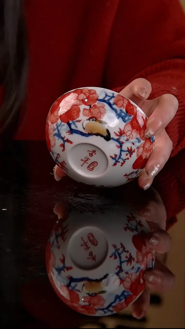 李华手绘青花红彩鸿运当头普洱杯