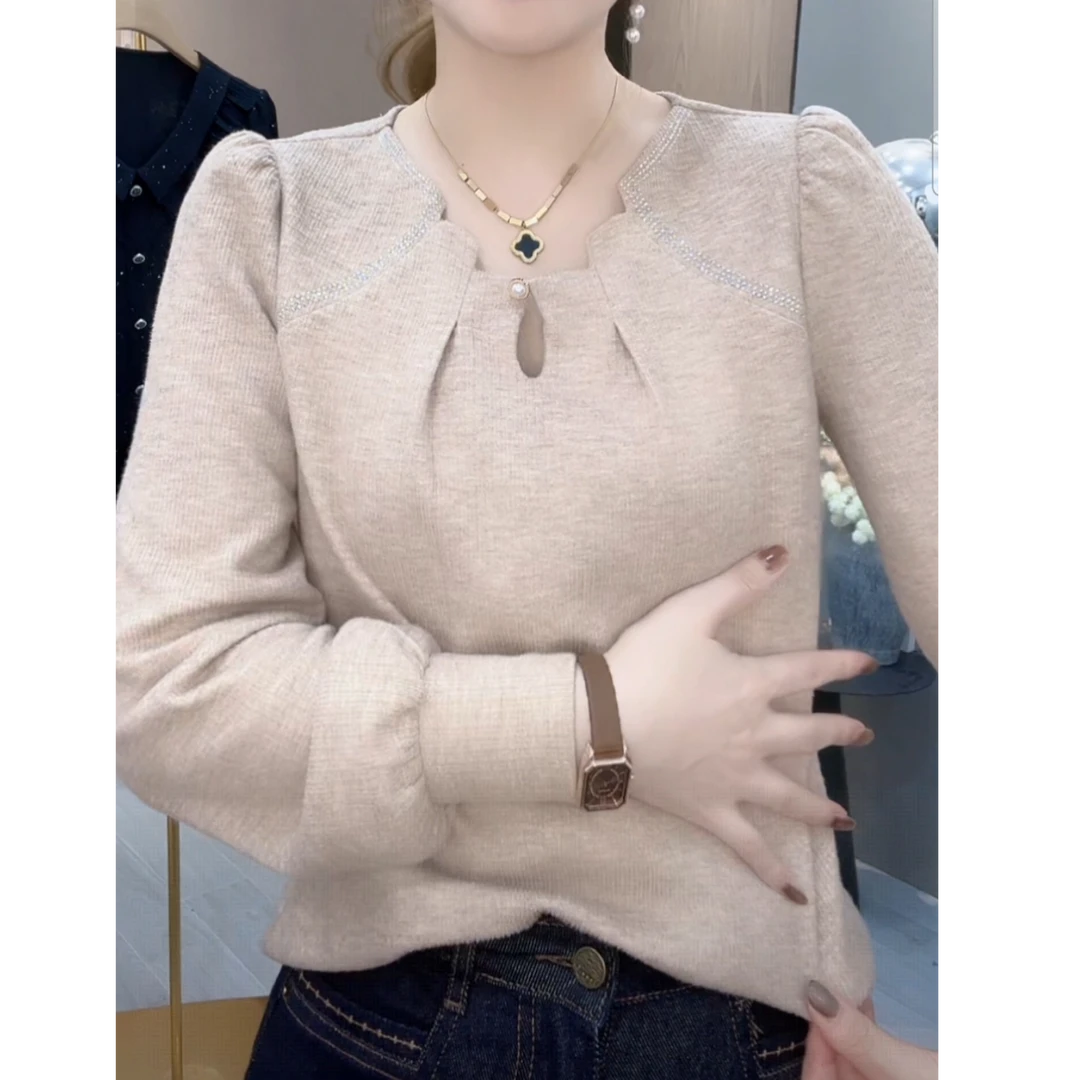 2025秋冬百搭V领法式轻奢洋气打底衫新款重工烫钻加绒加绒女上衣