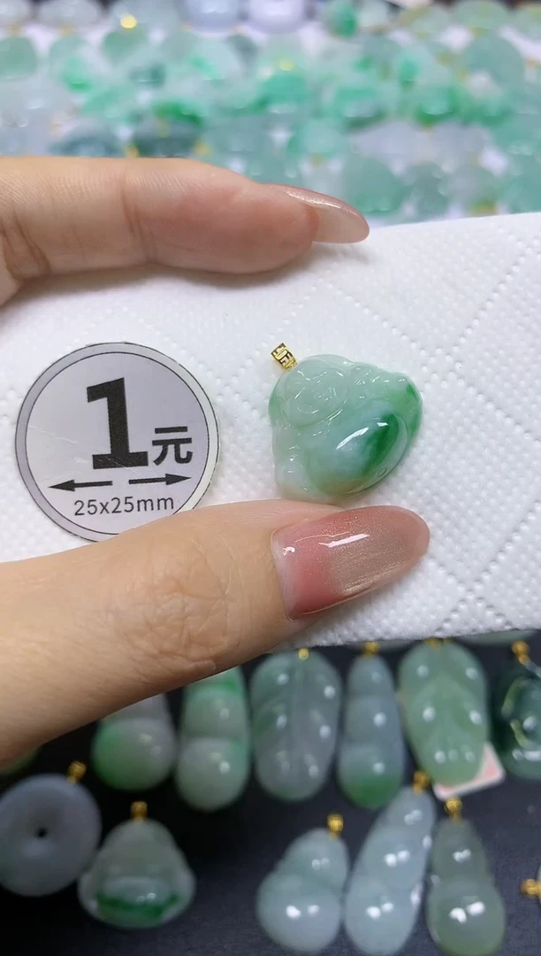 翡翠18K金镶嵌颈饰天然翡翠A货