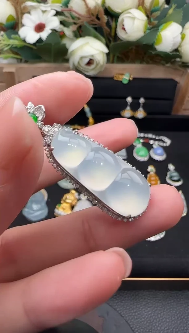 吊坠(不含链)18K金镶嵌翡翠勿拍