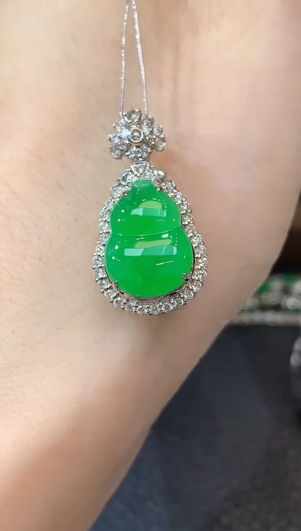 吊坠(不含链)18K金镶嵌翡翠A87