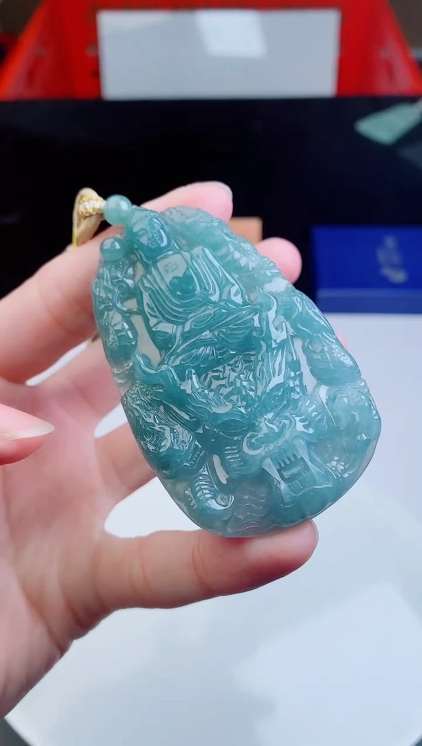 颈饰未镶嵌翡翠   ·