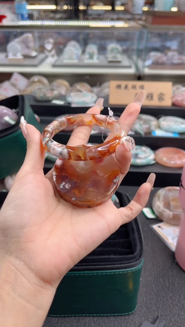 石英质玉手镯未镶嵌六*六圈口（赠品镯心）