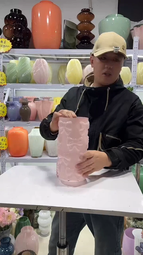 粉色蝴蝶结花瓶微瑕介意勿拍