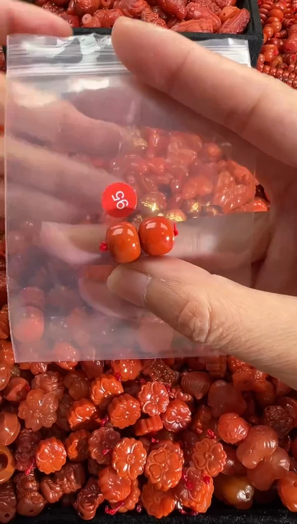 【闪购商品】南红玛瑙颈饰未镶嵌1