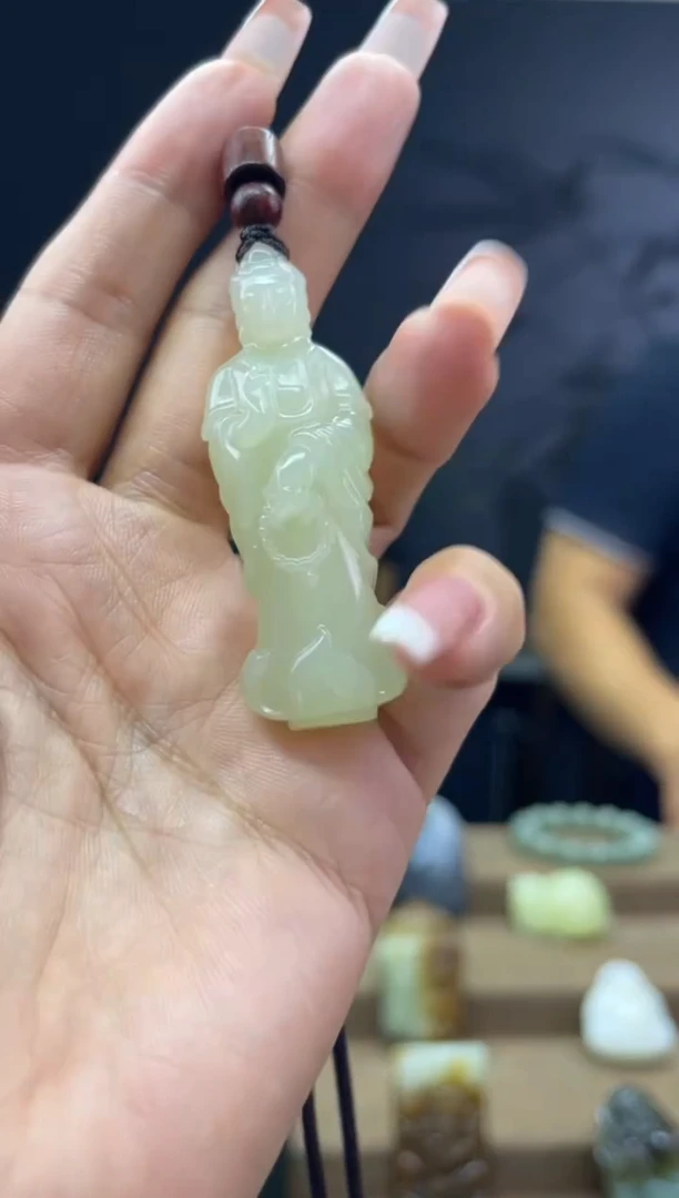 颈饰未镶嵌和田玉1