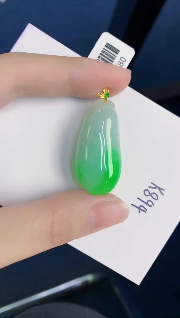 颈饰18K金镶嵌翡翠天然翡翠缅甸A货