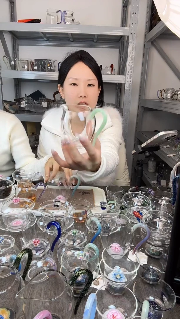 手工艺品玻璃禾器小怡然浅玉色普通盒