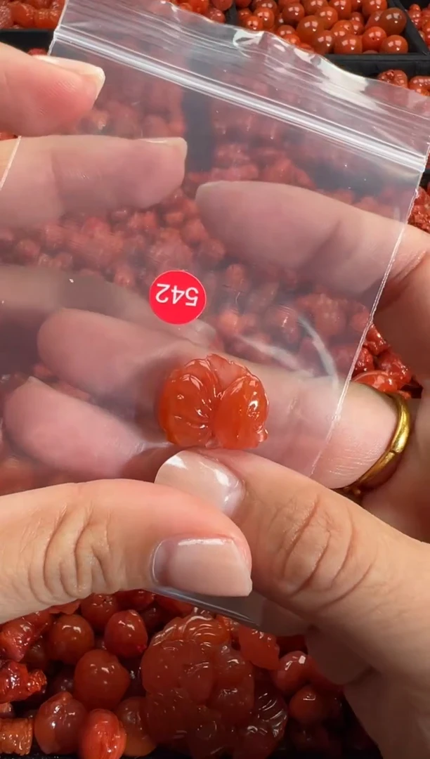 颈饰未镶嵌南红玛瑙1