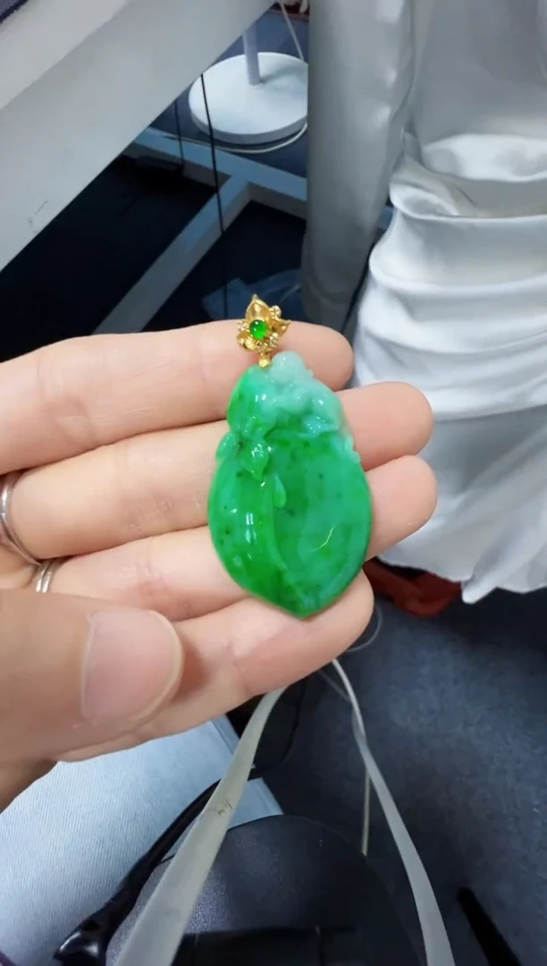 吊坠(不含链)18K金镶嵌翡翠4680