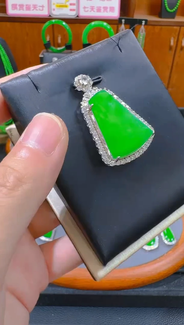 翡翠银S925镶嵌吊坠(赠链)天然a货翡翠