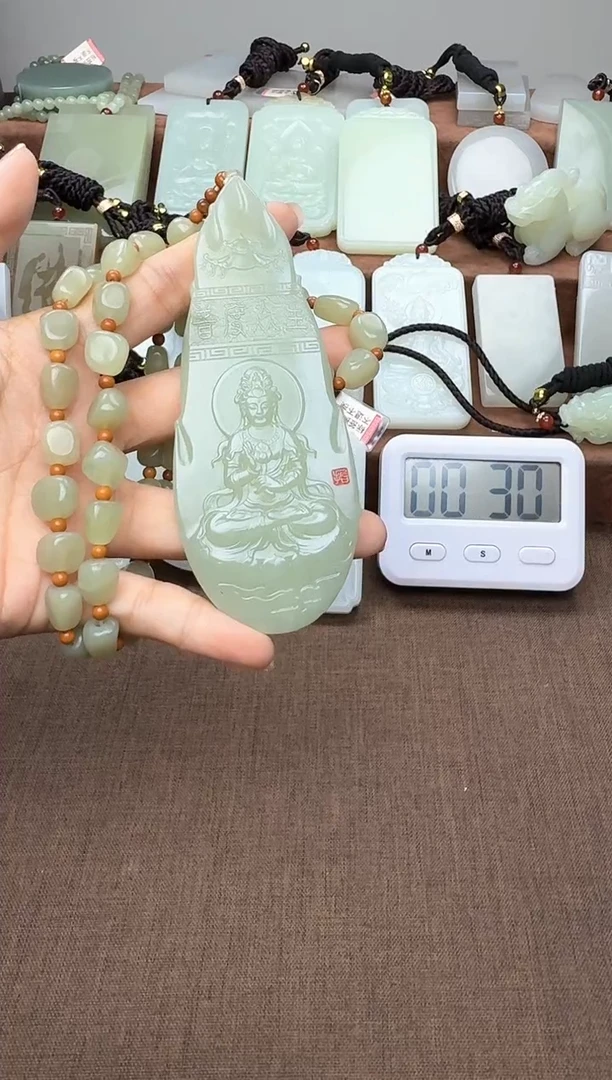 颈饰未镶嵌和田玉1