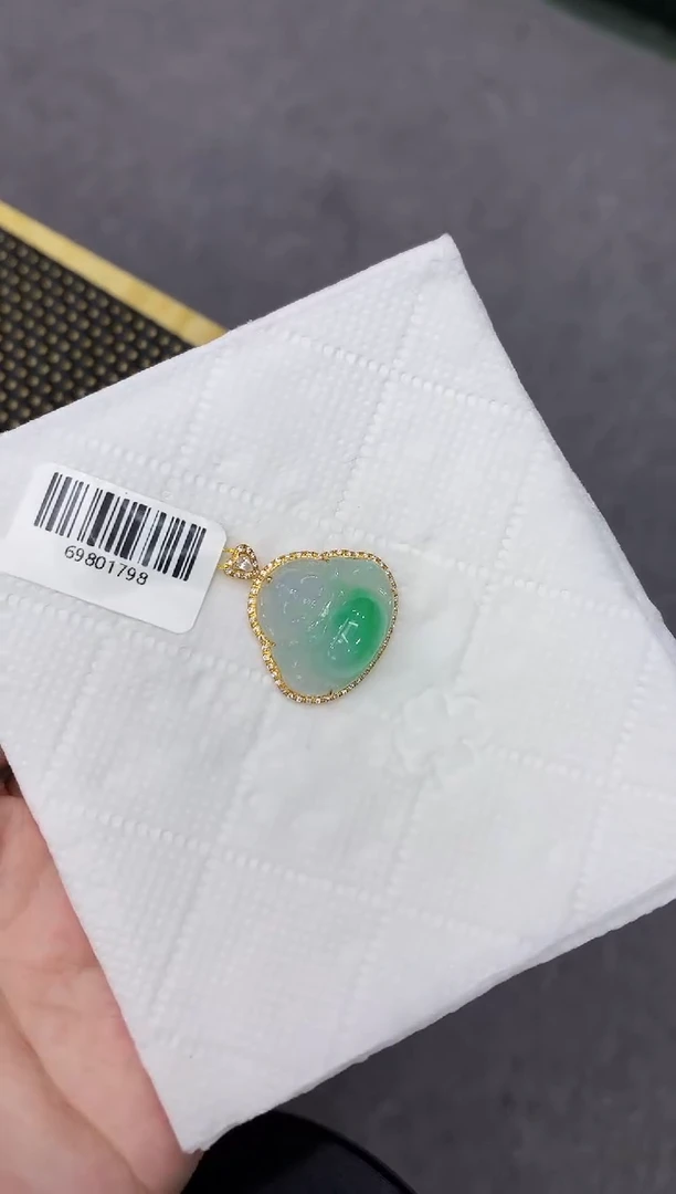 翡翠18K金镶嵌颈饰111111111111