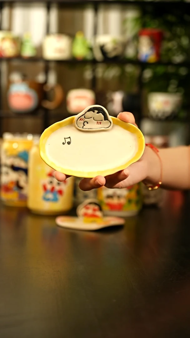 碟蜡笔小新小碟子