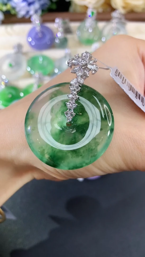 吊坠(不含链)18K金镶嵌翡翠?**夏93|146000