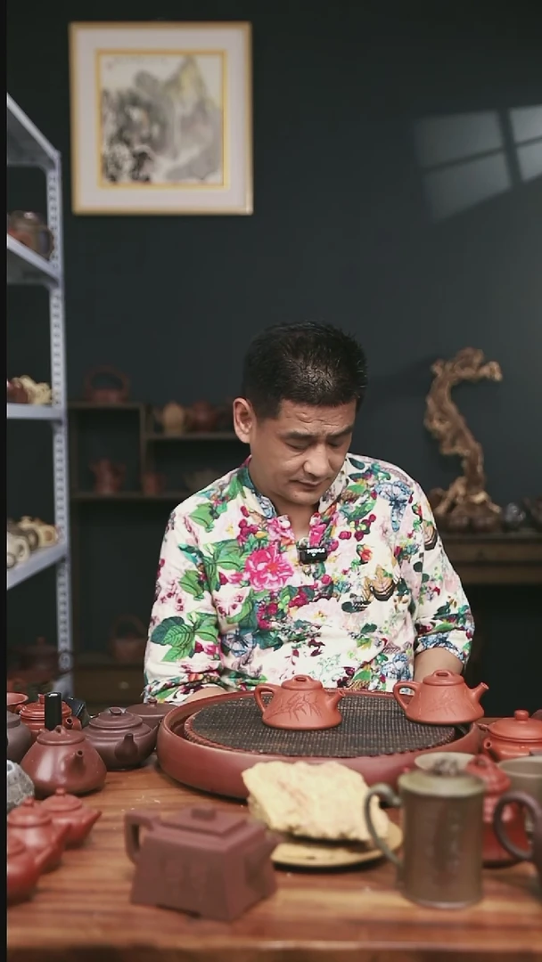 茶壶紫砂大红泥启瓢150CC刻绘