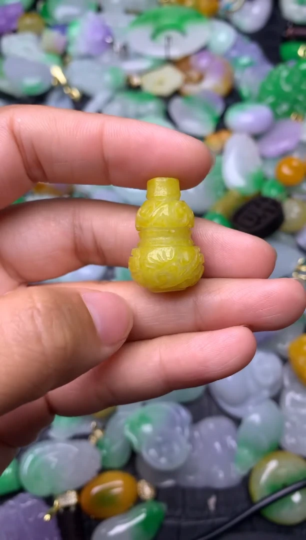 颈饰未镶嵌翡翠缅甸翡翠吊坠