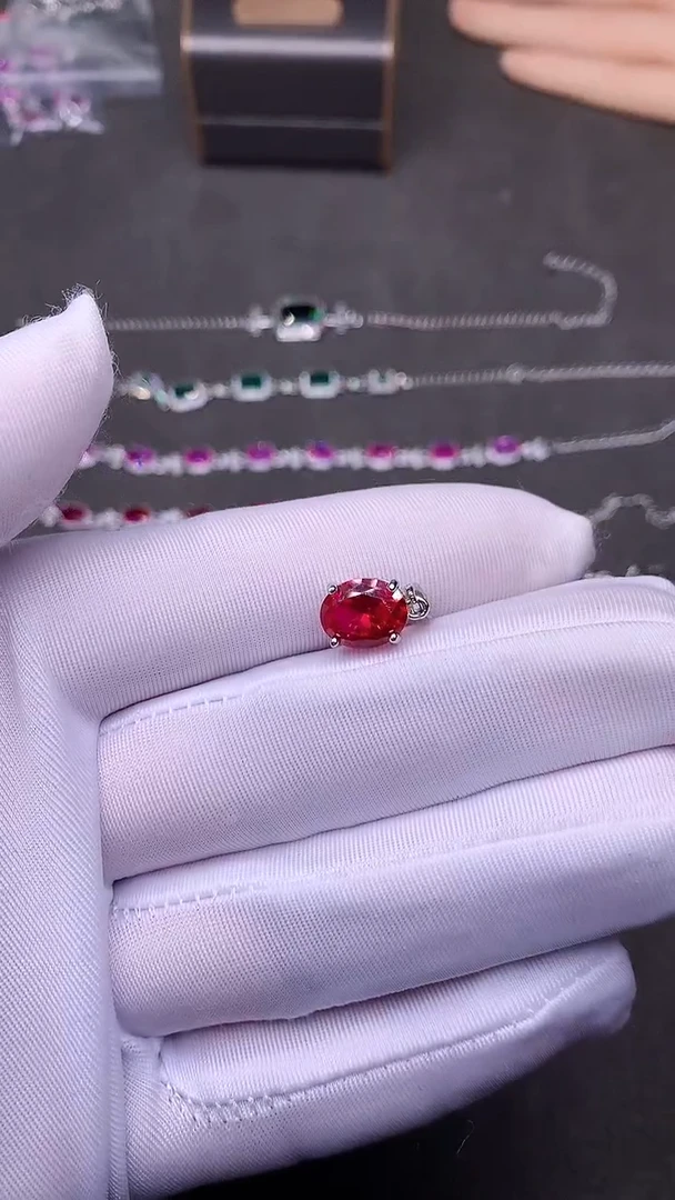 【闪购商品】红宝石吊坠(赠链)银S925镶嵌........