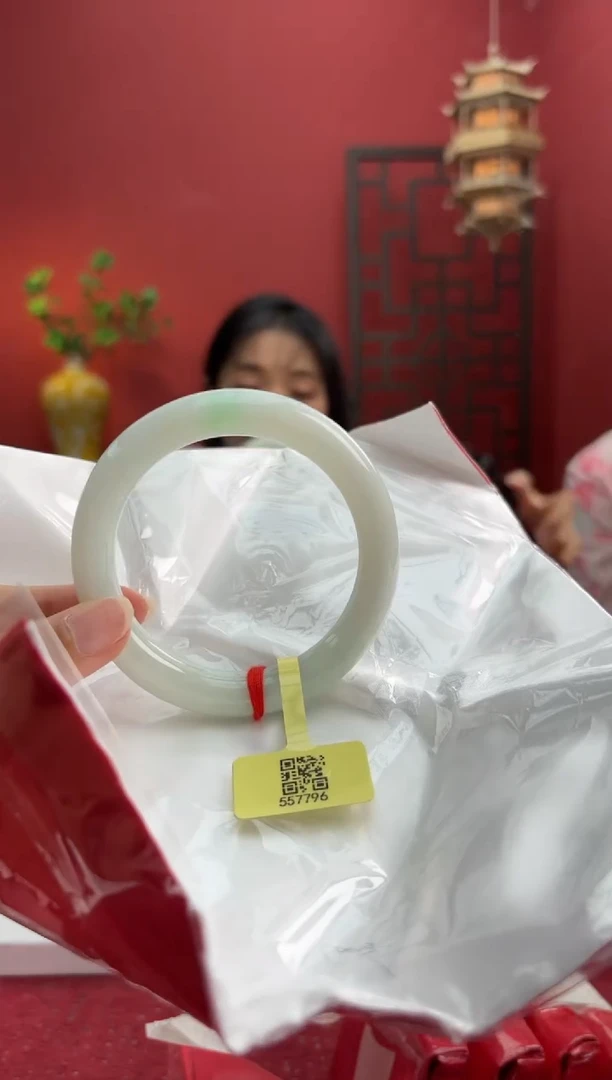 未镶嵌手镯（圆镯）翡翠翡翠手镯4