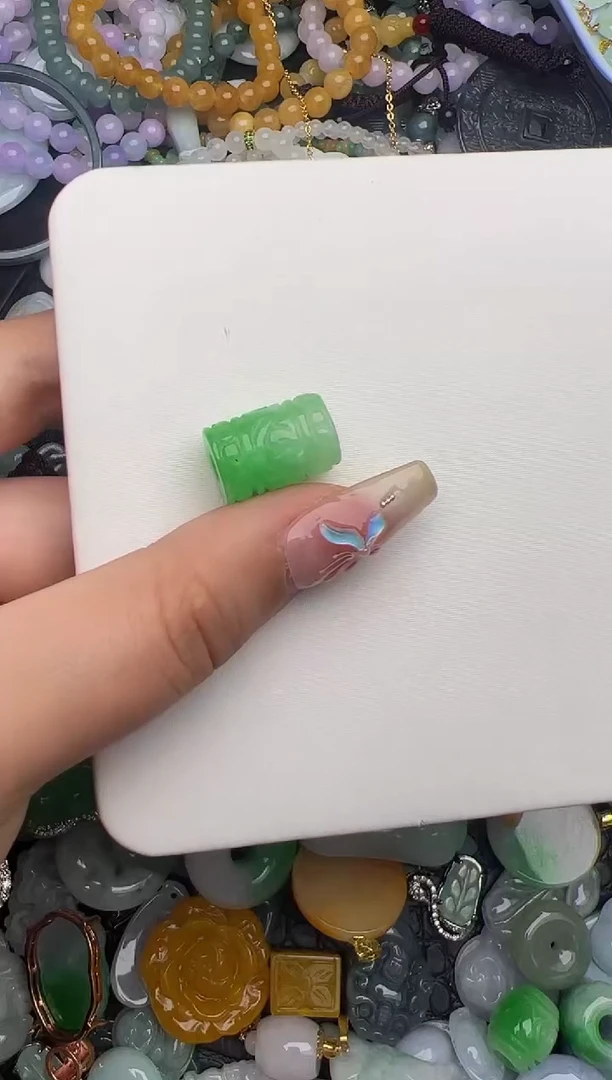 翡翠未镶嵌颈饰天然缅甸翡翠吊坠