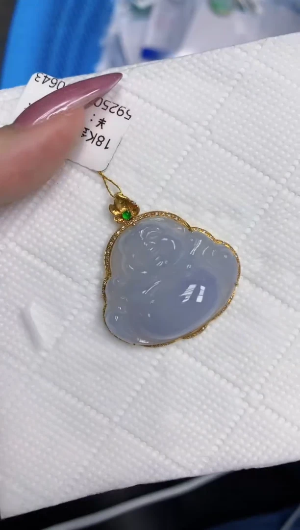 翡翠18K金镶嵌颈饰1111111111