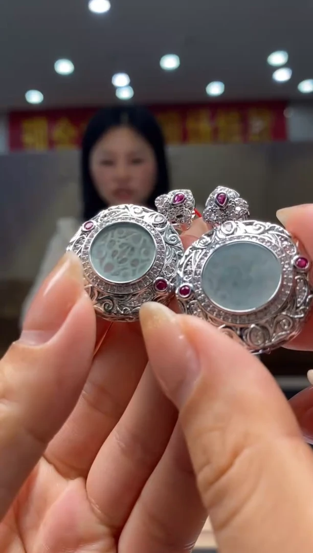 【闪购商品】翡翠未镶嵌颈饰多样性发货【只发一件】*q6
