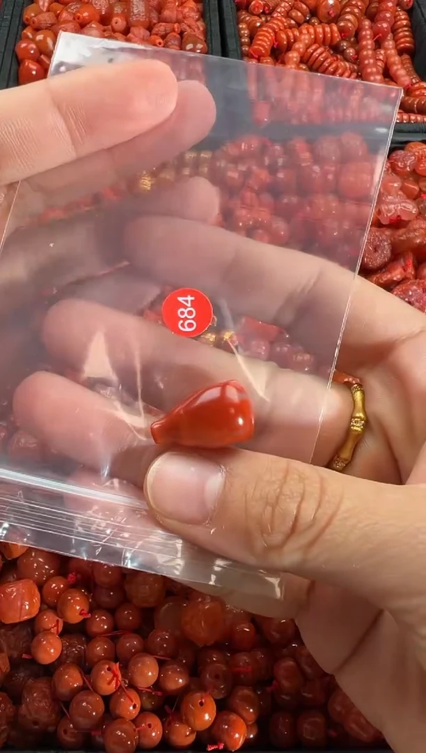 【闪购商品】南红玛瑙颈饰未镶嵌1