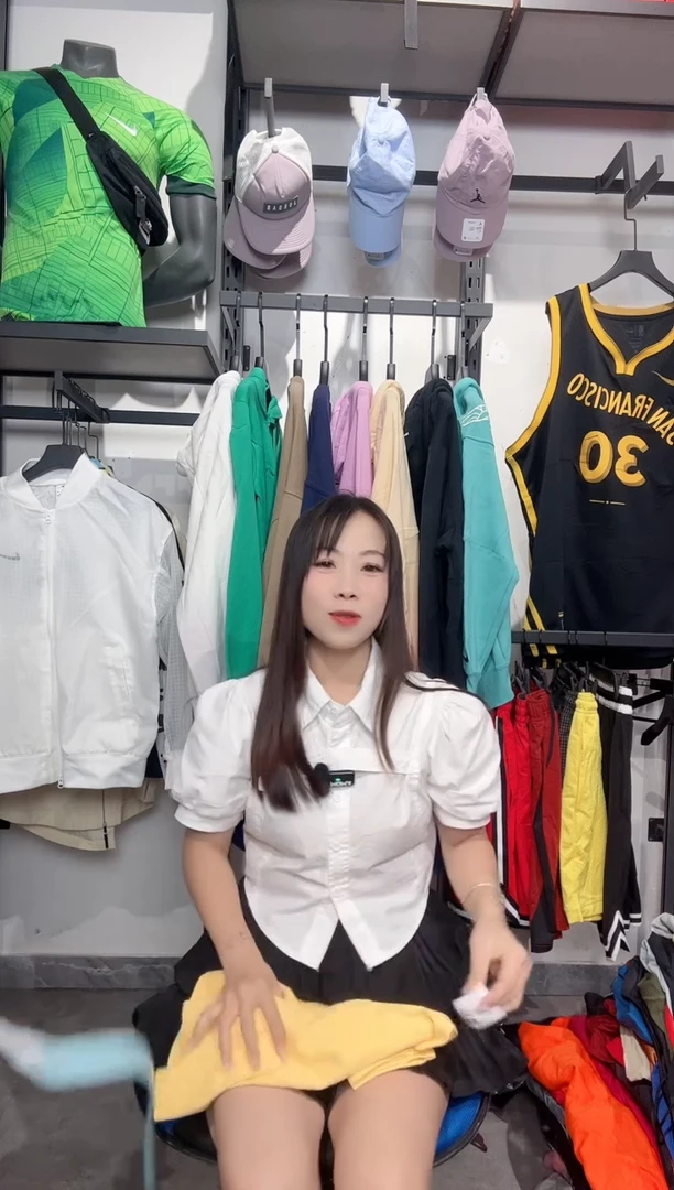 1632  编码 瑕疵款直播间过款为准 尺码