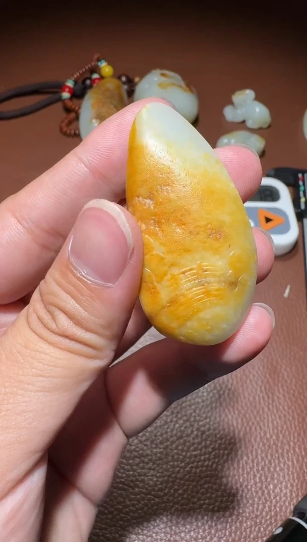 未镶嵌和田玉挂件隔**王和田玉