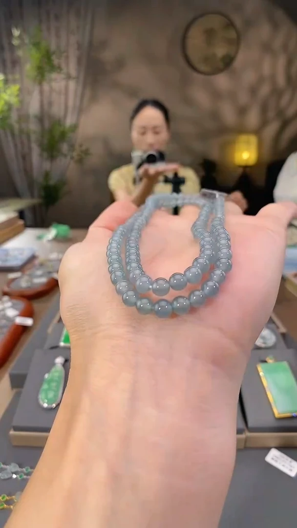 吊坠(不含链)未镶嵌翡翠珠串一条