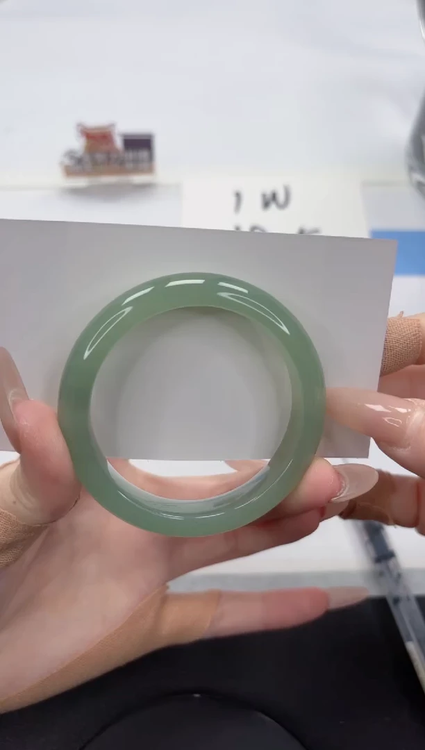 【闪购商品】石英质玉手镯未镶嵌A29-53.1