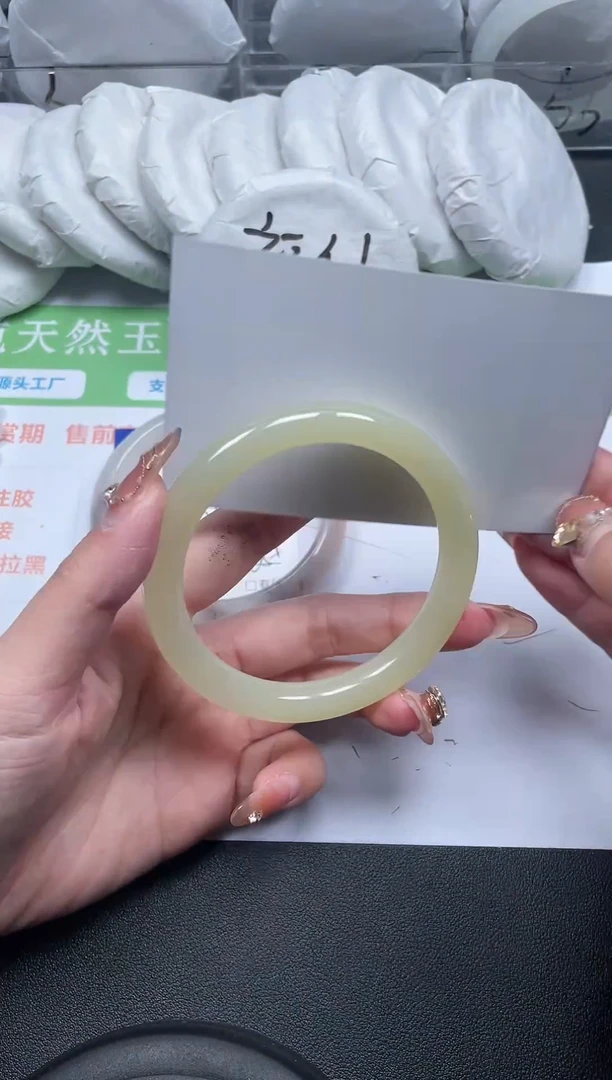 【闪购商品】石英质玉手镯未镶嵌195-64-5