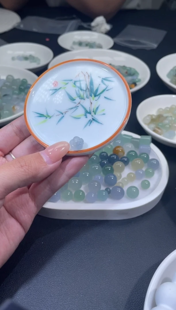 未镶嵌定制翡翠?**?翡翠毛货