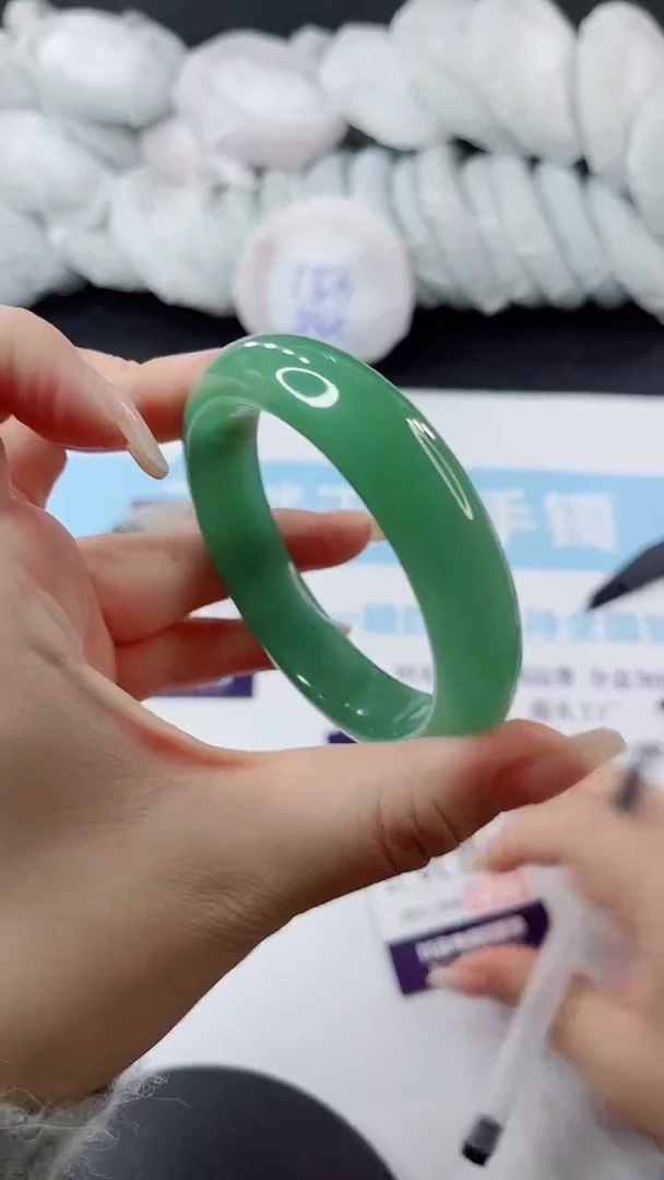 未镶嵌手镯石英质玉多样性发货V178