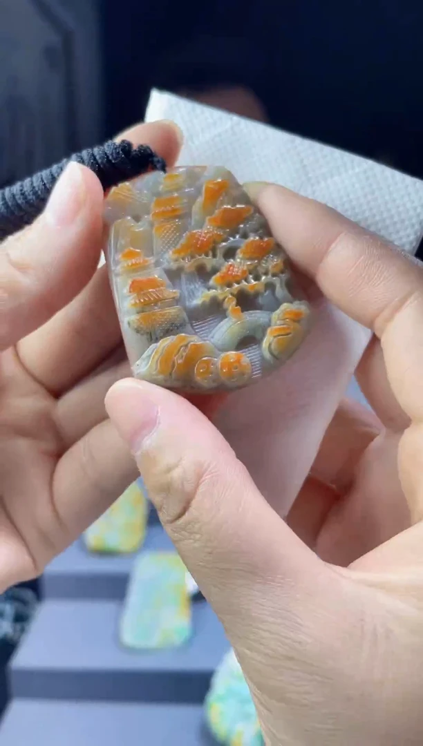 吊坠(不含链)未镶嵌翡翠山水牌
