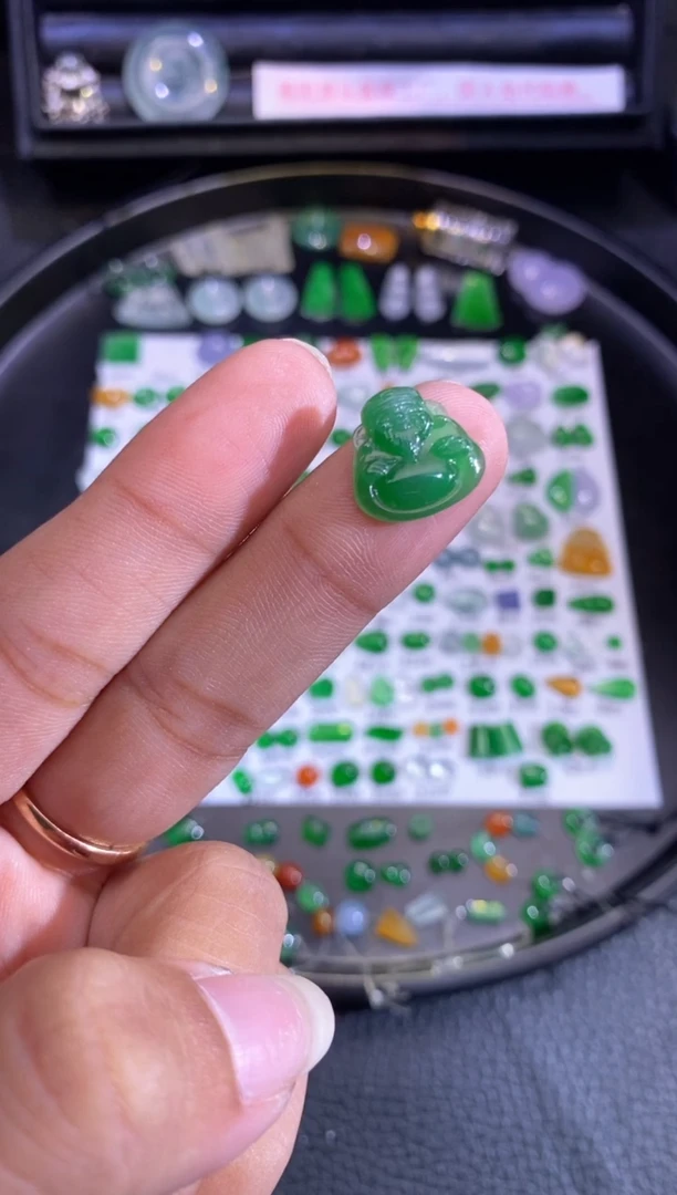 未镶嵌挂件翡翠财神