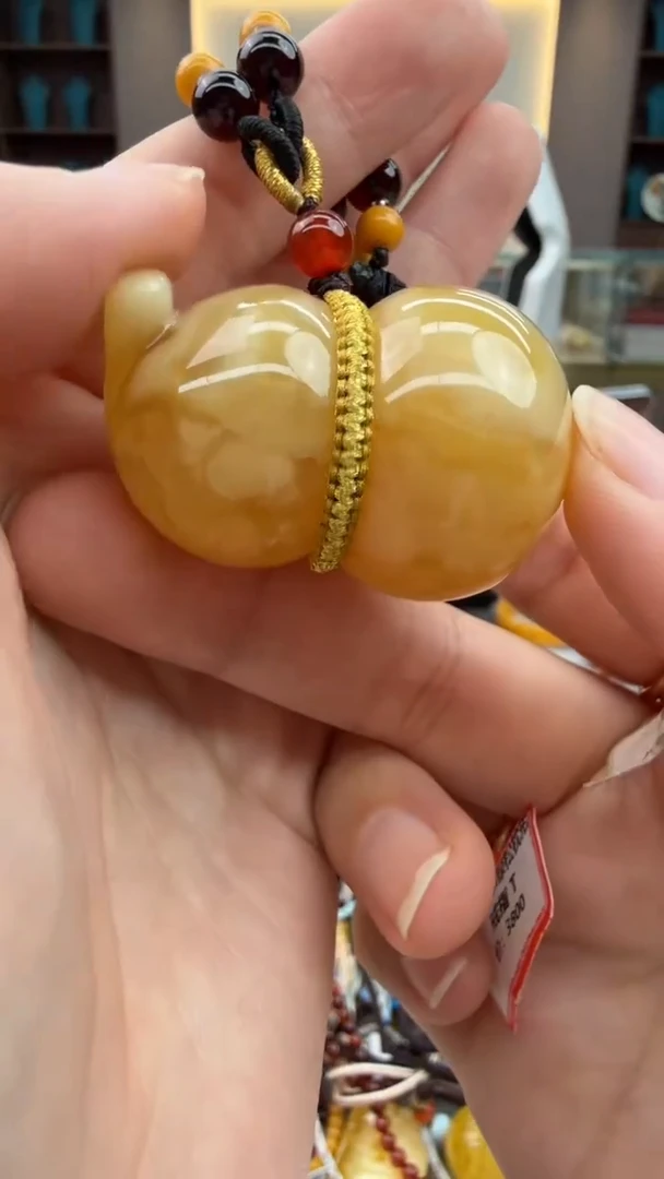 琥珀颈饰未镶嵌301秒拍号 假一罚三