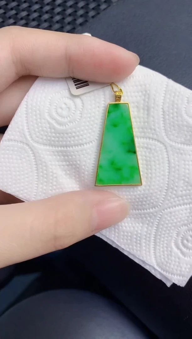 颈饰18K金镶嵌翡翠天然翡翠缅甸A货