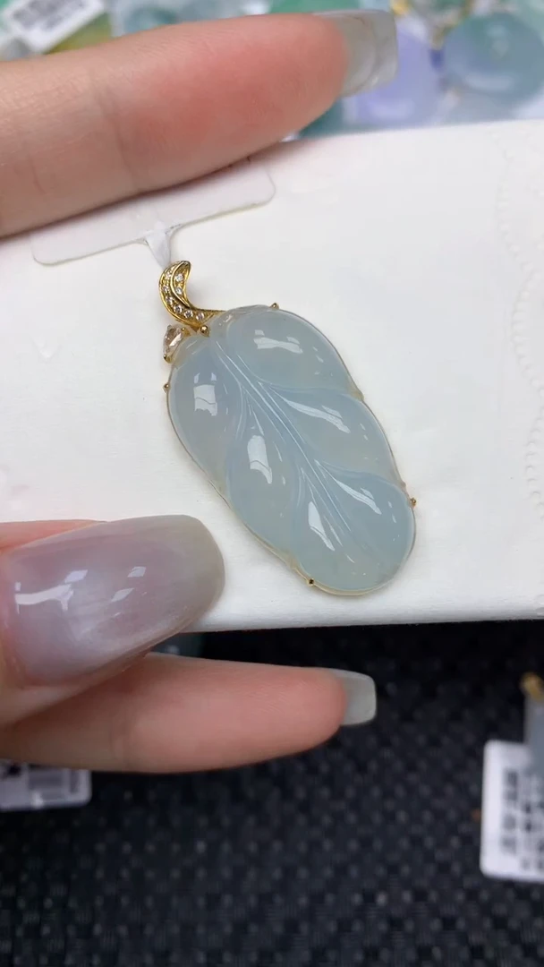 颈饰18K金镶嵌翡翠 天然缅甸翡翠a货百元以上9元证书费自理