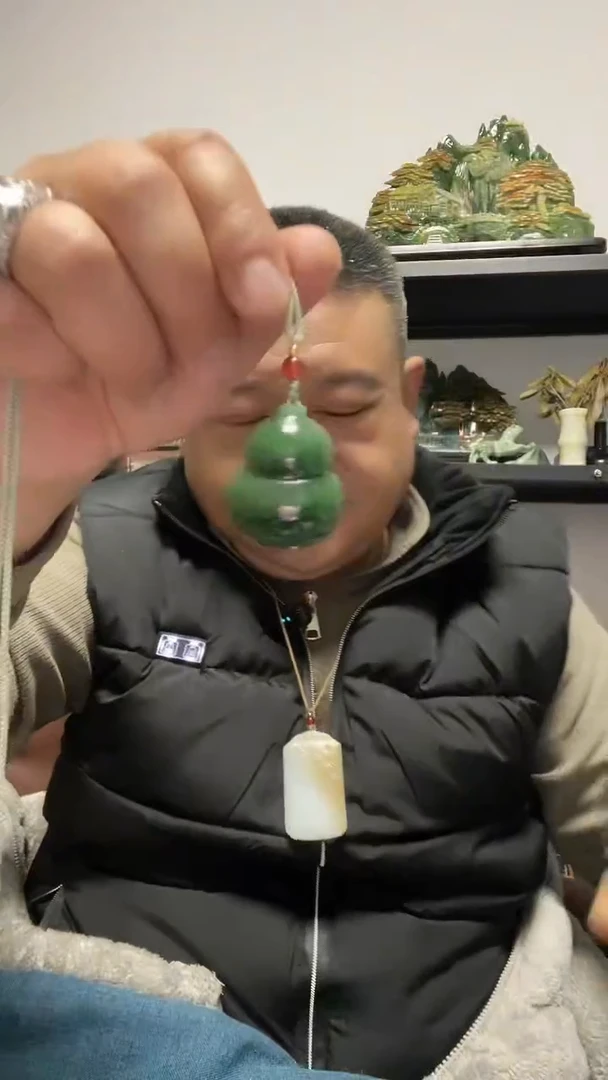 吊坠(赠链)未镶嵌和田玉碧玉葫芦吊坠