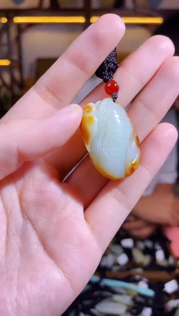 和田玉未镶嵌颈饰1